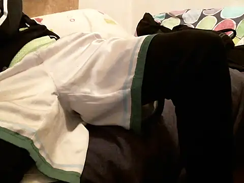 Snapshot of bravo23toro chatting on March 21, 2026, 12:21 pm bravo23toro online show from March 21, 2026, 12:21 pm