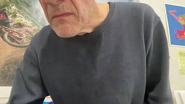 Snapshot of tauromolo chatting on March 10, 2026, 12:37 am tauromolo online show from March 10, 2026, 12:37 am