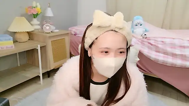Snapshot of Sayuringo_ chatting on January 16, 2026, 2:43 pm Sayuringo online show from January 16, 2026, 2:43 pm