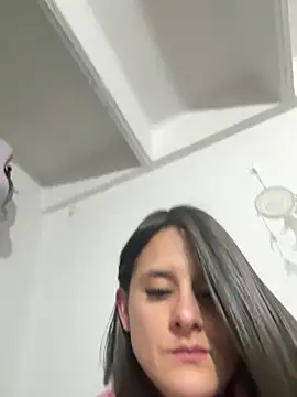 Alice milf  online show from May 30, 2026, 12:35 pm