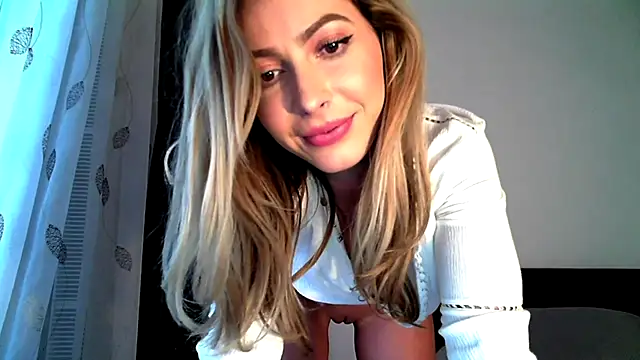 NisaXo online show from December 18, 2024, 9:58 am