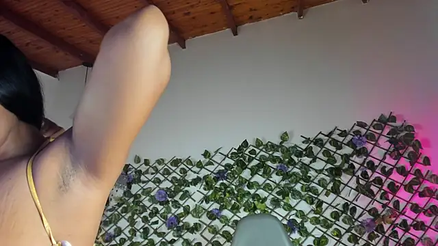 Snapshot of chantall_smith chatting on December 19, 2024, 2:24 pm chantall smith online show from December 19, 2024, 2:24 pm