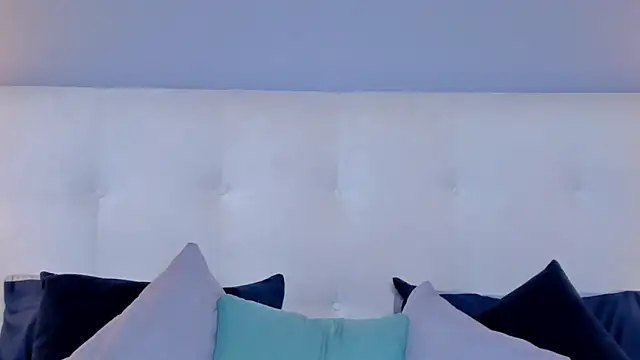 SaraaJhonsonn online show from February 12, 2025, 3:16 pm