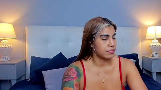 SaraaJhonsonn online show from October 14, 2025, 3:02 pm