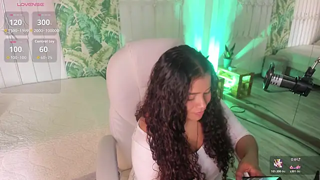 loly marce online show from April 24, 2026, 8:33 pm
