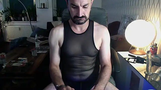 tomz0819 online show from July 7, 2026, 8:13 pm