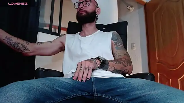 ren stipee online show from February 15, 2025, 4:03 am