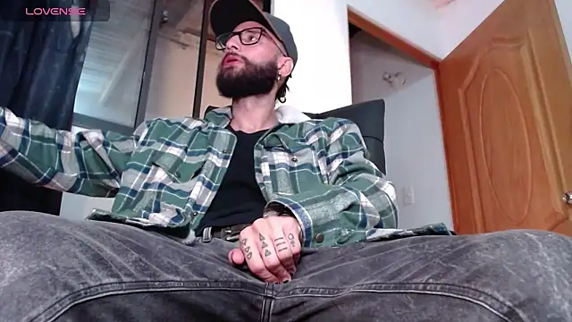 ren stipee online show from February 27, 2025, 5:56 am