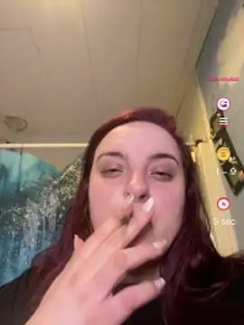 Snapshot of lairarose chatting on April 24, 2026, 2:58 am lairarose online show from April 24, 2026, 2:58 am