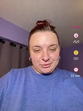 Snapshot of lairarose chatting on June 30, 2026, 7:04 pm lairarose online show from June 30, 2026, 7:04 pm