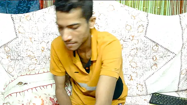 Snapshot of Alex_Suman25 chatting on February 12, 2025, 9:11 pm Alex Suman25 online show from February 12, 2025, 9:11 pm