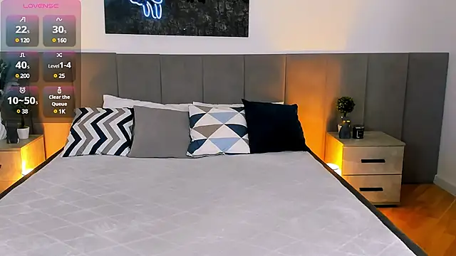 MiaBecky online show from February 21, 2025, 5:24 am