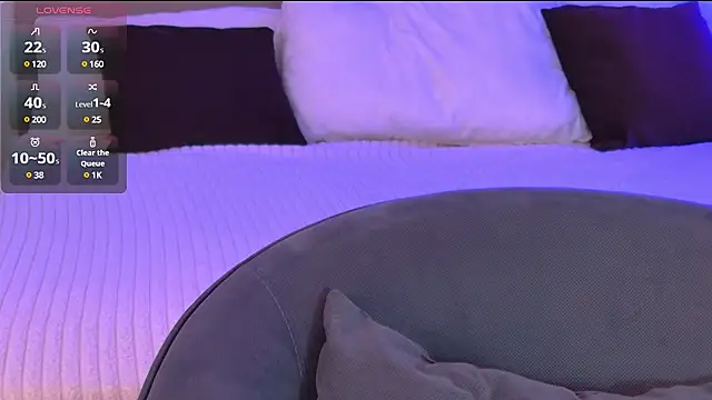 MiaBecky online show from March 9, 2025, 5:22 am