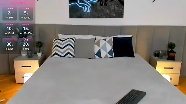 MiaBecky online show from November 6, 2025, 5:30 am