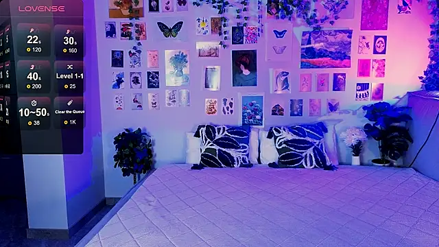 MiaBecky online show from June 13, 2026, 5:38 am