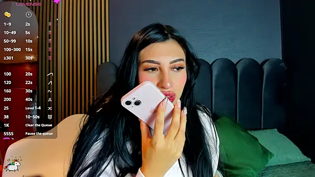 Nicolette ks  online show from January 14, 2026, 5:35 am