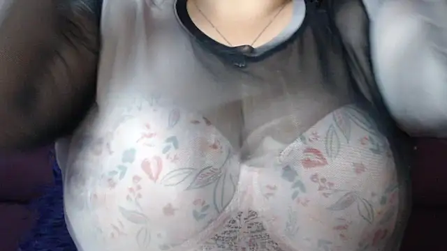 Snapshot of LinaBrowm chatting on February 26, 2025, 7:49 pm LinaBrowm online show from February 26, 2025, 7:49 pm