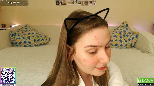 MurrrWorren online show from February 9, 2025, 9:17 pm