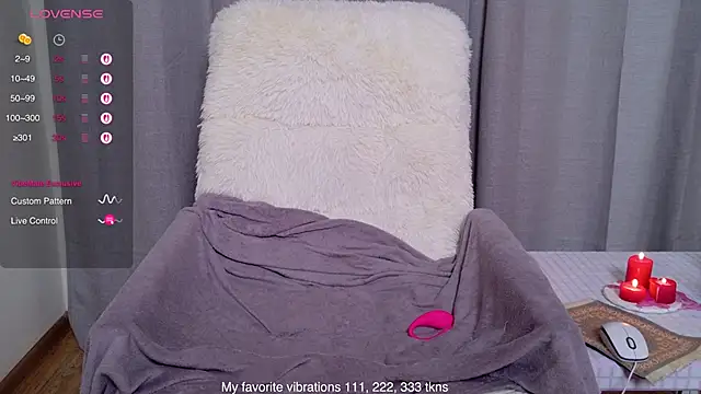 Snapshot of Hot_Thumbelina chatting on December 15, 2025, 12:26 am Hot Thumbelina online show from December 15, 2025, 12:26 am