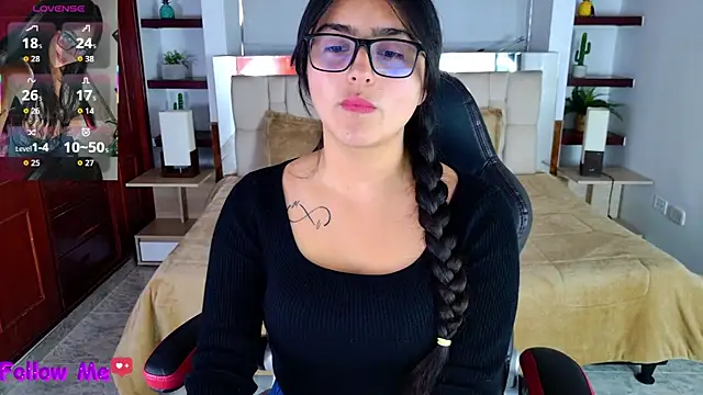 Snapshot of scarlleth_ chatting on September 18, 2025, 12:07 pm scarlleth online show from September 18, 2025, 12:07 pm