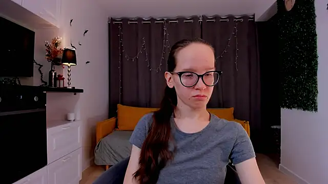 BettyBrowni online show from February 6, 2025, 4:14 pm