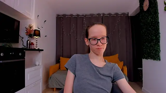 BettyBrowni online show from February 7, 2025, 1:36 am