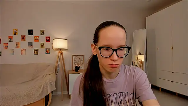 BettyBrowni online show from March 13, 2025, 4:12 pm