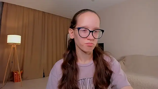 BettyBrowni online show from September 30, 2025, 4:12 pm