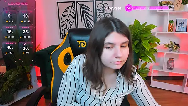 Viola  Shy online show from March 14, 2025, 1:37 am