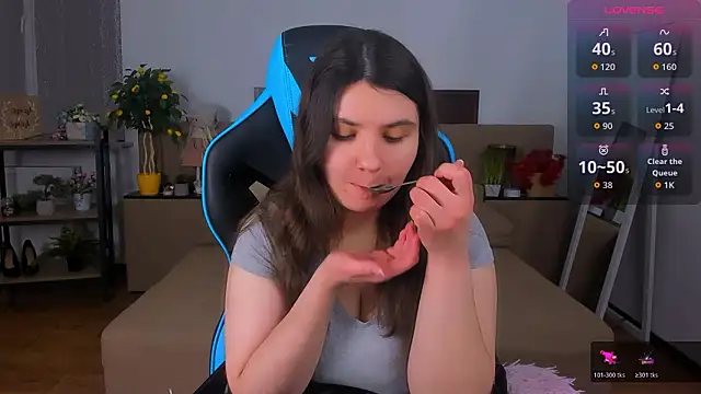 Viola  Shy online show from February 3, 2026, 9:20 pm