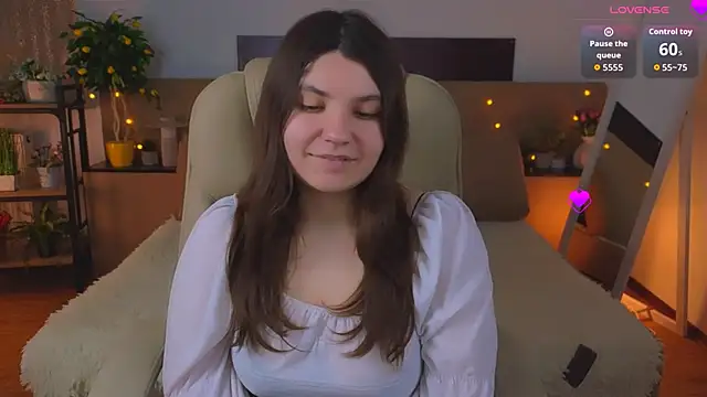 Snapshot of Viola__Shy chatting on May 16, 2026, 7:34 pm Viola Shy online show from May 16, 2026, 7:34 pm