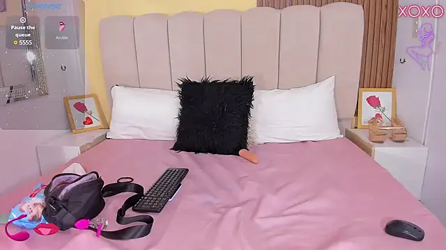 EmmyCruzZ online show from February 9, 2025, 10:20 am