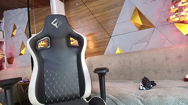 Snapshot of sarah_banks1 chatting on February 24, 2025, 7:09 pm sarah banks1 online show from February 24, 2025, 7:09 pm