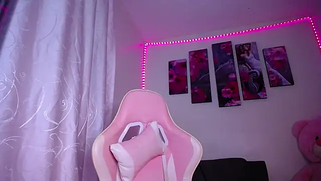 Snapshot of Alissarhys26 chatting on February 7, 2025, 1:25 am Alissarhys26 online show from February 7, 2025, 1:25 am