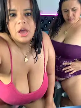 Snapshot of twocurvylatins chatting on February 22, 2026, 12:12 am twocurvylatins online show from February 22, 2026, 12:12 am