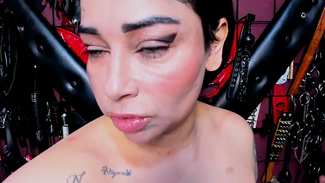 Snapshot of sadistic_aradia chatting on July 31, 2026, 6:07 pm sadistic aradia online show from July 31, 2026, 6:07 pm