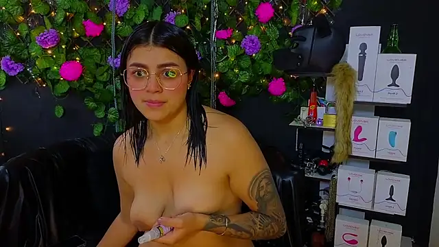 Sweett Mollyy online show from June 12, 2026, 6:07 pm