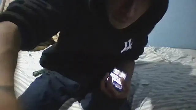 Snapshot of Leonul chatting on March 18, 2026, 6:44 pm Leonul online show from March 18, 2026, 6:44 pm