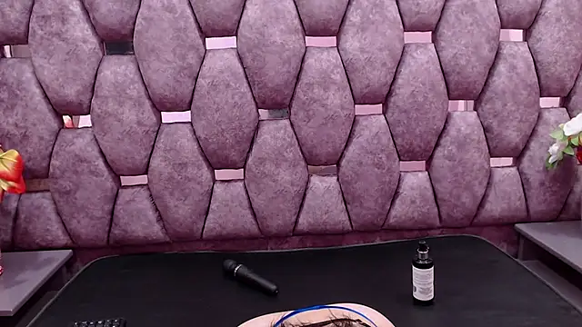 Snapshot of ChloeRosey chatting on March 12, 2025, 7:17 pm ChloeRosey online show from March 12, 2025, 7:17 pm