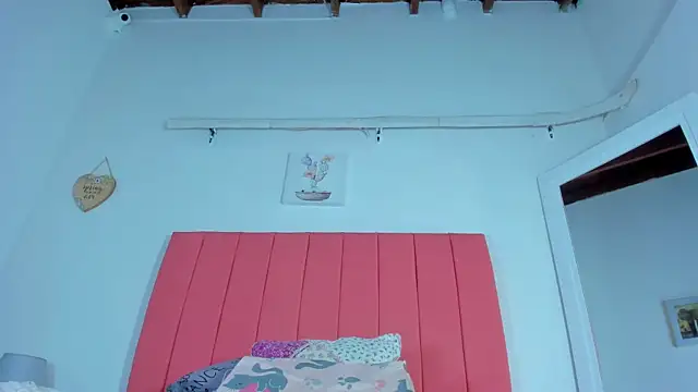 Snapshot of valen_rose0 chatting on February 13, 2025, 12:11 pm valen rose0 online show from February 13, 2025, 12:11 pm