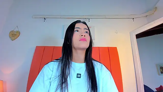 Snapshot of valen_rose0 chatting on November 28, 2025, 12:08 pm valen rose0 online show from November 28, 2025, 12:08 pm