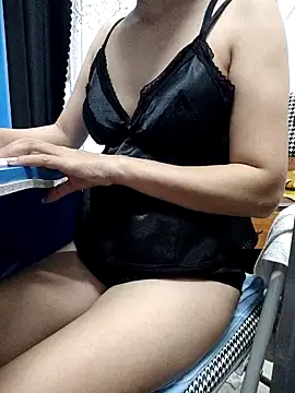 Snapshot of Haralushiaaa chatting on October 21, 2025, 5:13 pm Haralushiaaa online show from October 21, 2025, 5:13 pm