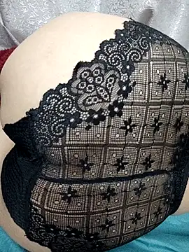 Snapshot of Haralushiaaa chatting on November 5, 2025, 7:14 pm Haralushiaaa online show from November 5, 2025, 7:14 pm