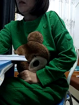 Snapshot of Haralushiaaa chatting on December 1, 2025, 2:05 am Haralushiaaa online show from December 1, 2025, 2:05 am