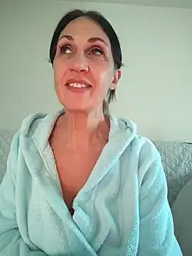 Snapshot of JasmineNoir2 chatting on December 12, 2024, 1:39 pm JasmineNoir2 online show from December 12, 2024, 1:39 pm