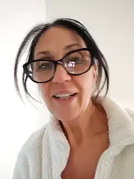 Snapshot of JasmineNoir2 chatting on January 15, 2025, 2:35 pm JasmineNoir2 online show from January 15, 2025, 2:35 pm