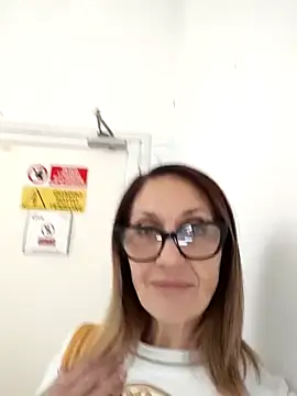 Snapshot of JasmineNoir2 chatting on February 10, 2025, 5:30 pm JasmineNoir2 online show from February 10, 2025, 5:30 pm