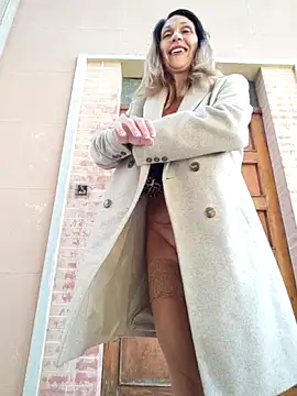 Snapshot of JasmineNoir2 chatting on October 18, 2025, 11:33 am JasmineNoir2 online show from October 18, 2025, 11:33 am