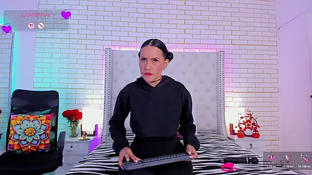 Coco Balenciaga  online show from May 10, 2026, 11:48 am