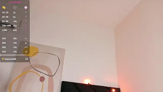 littleebluee online show from June 4, 2026, 7:53 pm
